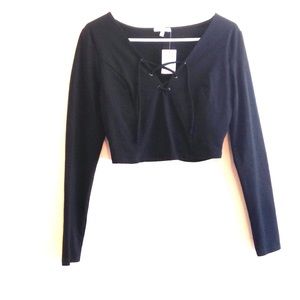 Long sleeve croptop with lace-up detail